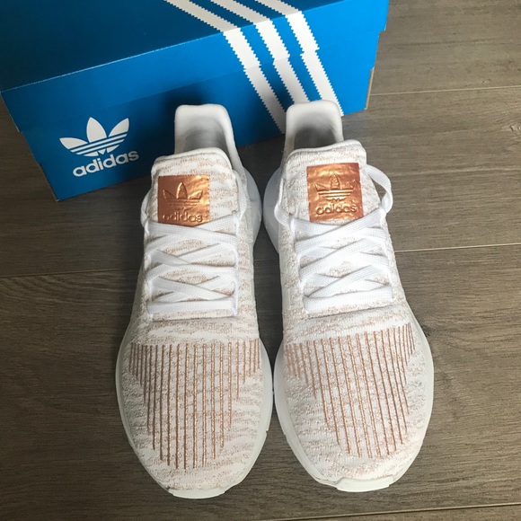 NWT Adidas Swift Run Women’s Shoes - Picture 2 of 7